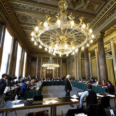 Hypo: Streit um geschwärzte Akten