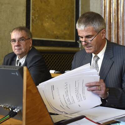 Hypo: Streit um geschwärzte Akten