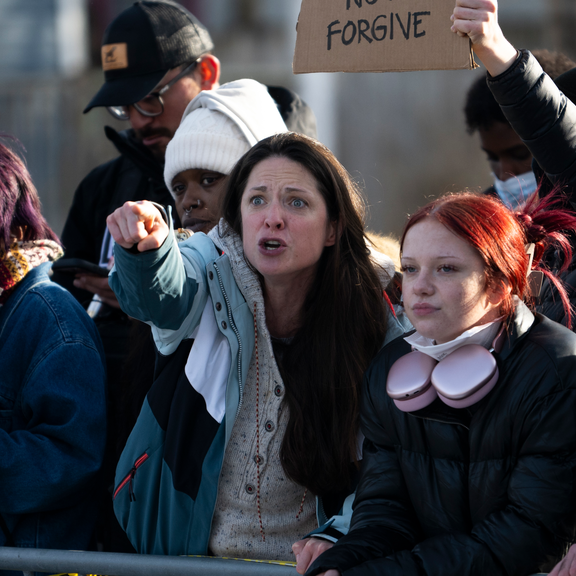 Frau bei Einsatz der Einwanderungsbehörde ICE erschossen
