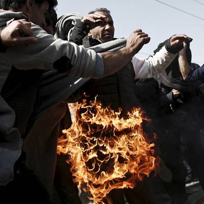 Flüchtling zündet sich selbst an