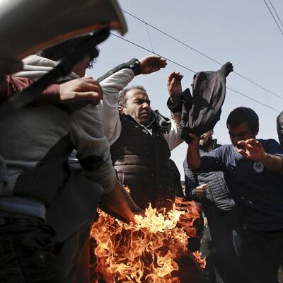 Flüchtling zündet sich selbst an