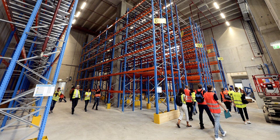 Mega-Möbellager von Ikea in Wien-Strebersdorf