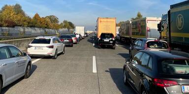 Stau-Chaos nach Unfall auf der A1