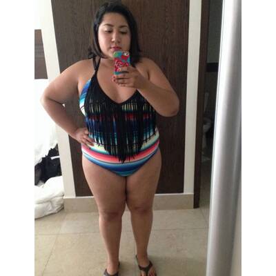 Rund na und? Dicke zeigen ihre Bikinis