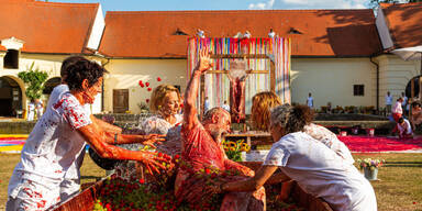 Orgien-Mysterien-Theater mit lukullischem Sautanz