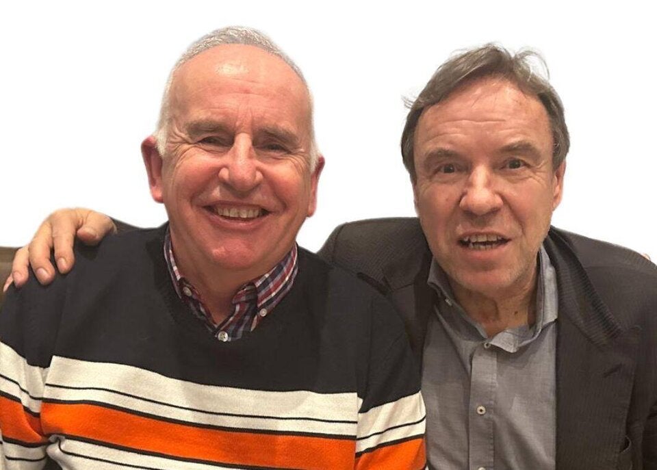 Luke Comer (l.) und Siegmund Kahlbacher (r.) buhlen um den Song Contest.