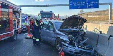 Westautobahn Unfall Ehepaar verletzt