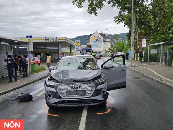 Unfall Klosterneuburg Moped Bein