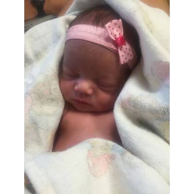 Die Olson Familie trifft ihre Adoptivtochter