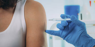 Erster Chef wirft Impf-Verweigerer raus