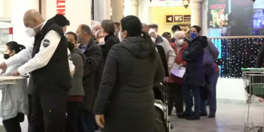 Ab heute 2G: Ansturm auf Impfstraßen