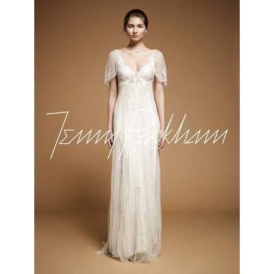 Wer designt Angelinas Brautkleid?