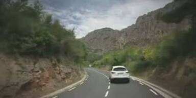 Der Inifiniti FX30d beeindruckt im Test