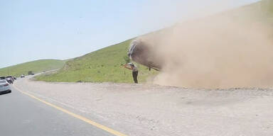 Video: Horror-Crash bei Hochzeitsfeier