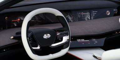 Infiniti greift A8, 7er und S-Klasse an