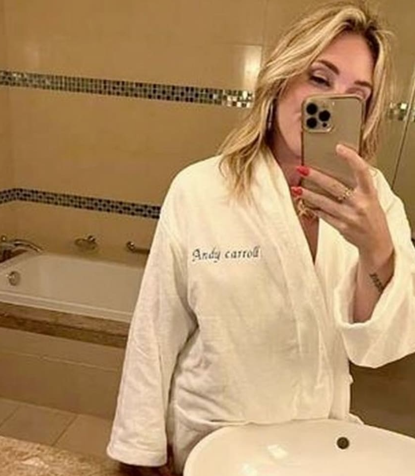 Zwei Wochen vor Hochzeit Foto mit anderer Frau