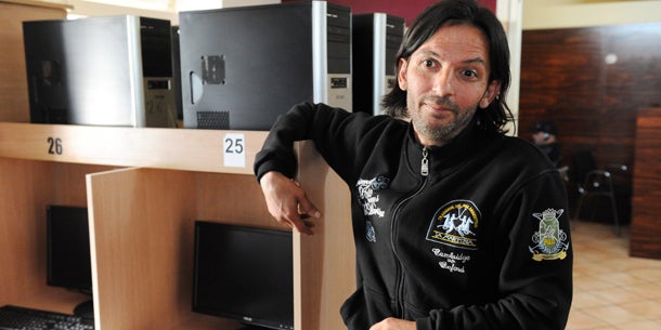 Magnotta Internetcafe Mitarbeiter