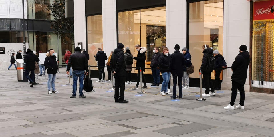 iPhone 12 mini/Pro Max-Start: Fans stehen wieder Schlange