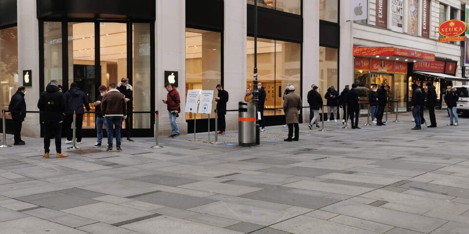 iPhone 12 mini/Pro Max-Start: Fans stehen wieder Schlange