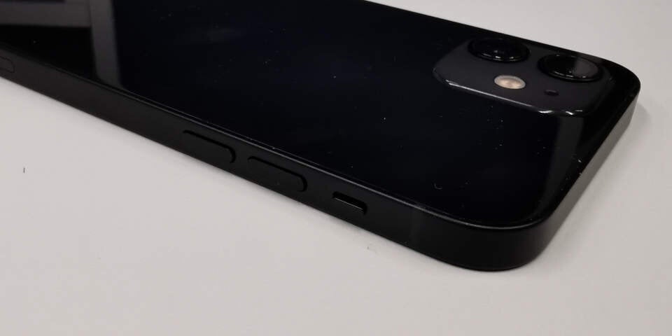 Brandneues iPhone 12 im oe24-Kurztest