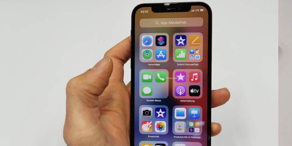 Brandneues iPhone 12 im oe24-Kurztest