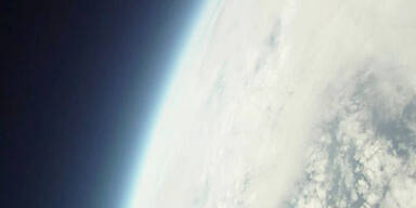 Vater und Sohn senden iPhone ins All