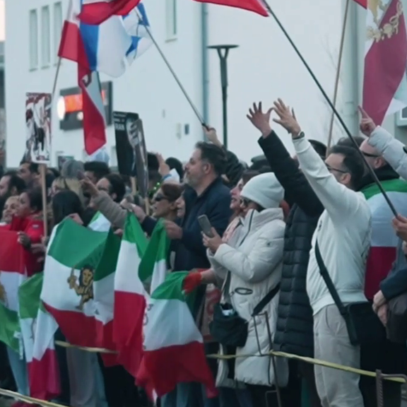 9 Verletzte bei Massen-Schlägerei wegen Iran-Krieg in Wien!