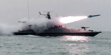 Iranisches Schiff bei einer &Uuml;bung