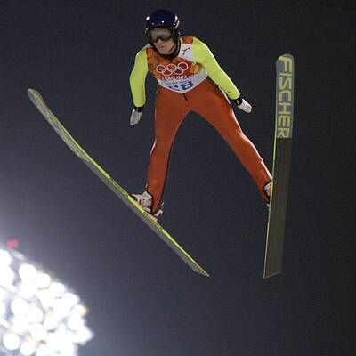 Iraschko springt zu Silber