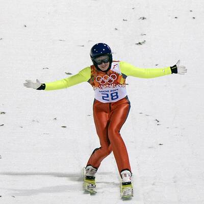 Iraschko springt zu Silber