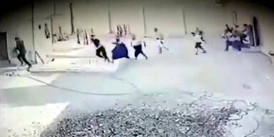 Erste IS-K&auml;mpfer brechen aus Gef&auml;ngnis aus