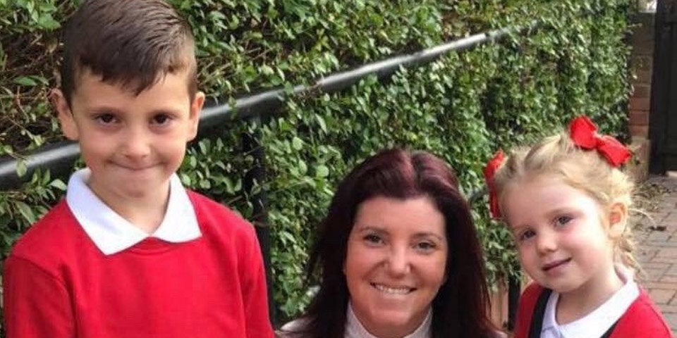 Kleines Mädchen stirbt nach Weihnachtsfeier