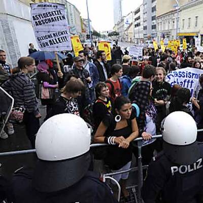Demo gegen Wiener Islam-Zentrum