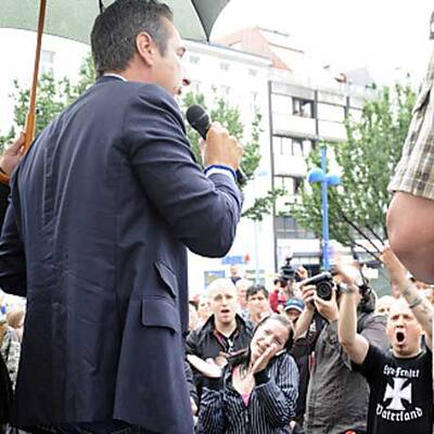 Demo gegen Wiener Islam-Zentrum