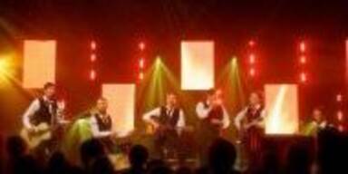 Island: Sjonni&acute;s Friends