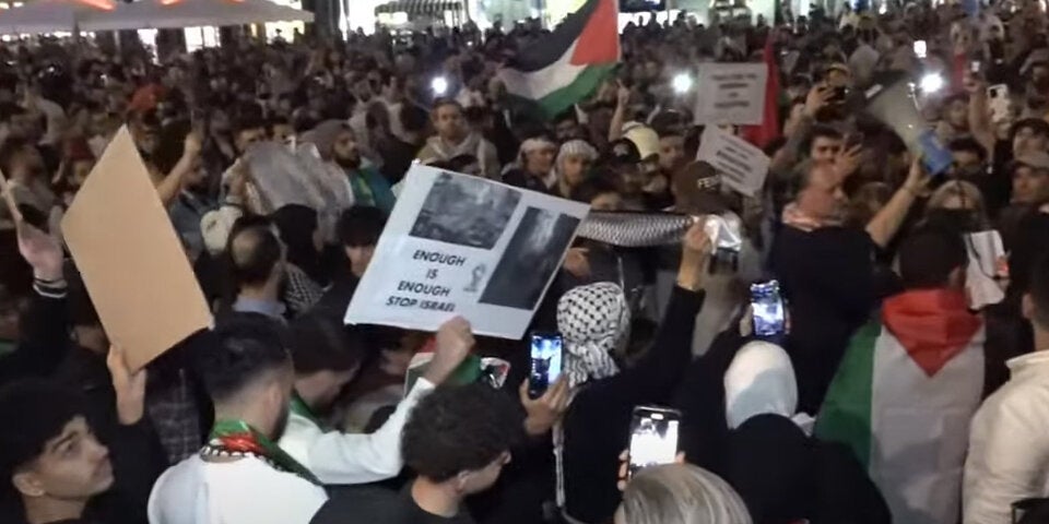 Wien: Pro-Hamas-Demonstranten skandieren
