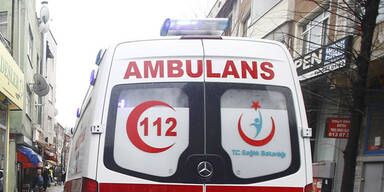 Minibus kollidierte mit Zug: Sieben Tote