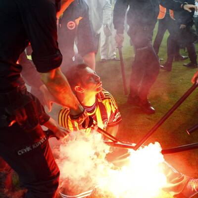 Fenerbahce-Fans legten sich mit Polizei an 