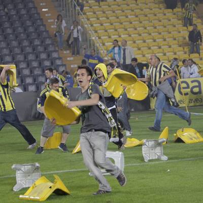 Fenerbahce-Fans legten sich mit Polizei an 