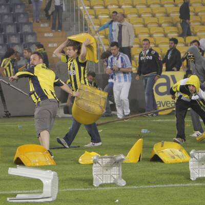 Fenerbahce-Fans legten sich mit Polizei an 