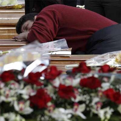 Beerdigung der Erdbebenopfer