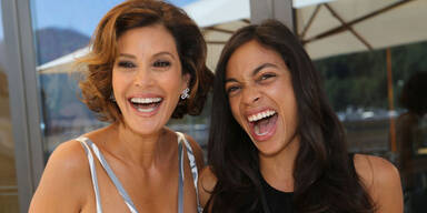 Teri Hatcher & Rosario Dawson in Salzburg