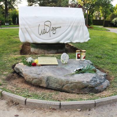 Erste Fotos von Udos Ehrengrab