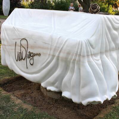 Erste Fotos von Udos Ehrengrab