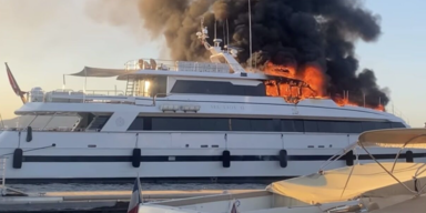 Inferno in Saint-Tropez: Superjacht brennt in Luxus-Hafen