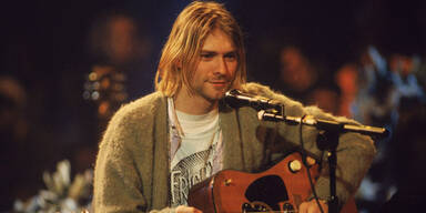 Kurt Cobains Strickweste f&uuml;r Rekordpreis versteigert