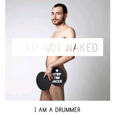 Nackte Solidarität für sexy Jackie