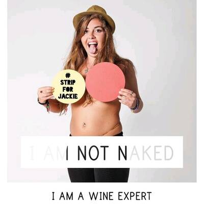 Nackte Solidarität für sexy Jackie