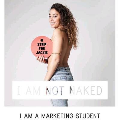 Nackte Solidarität für sexy Jackie