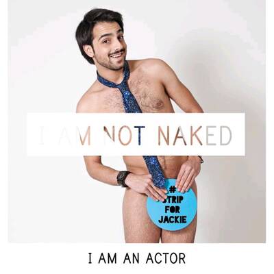 Nackte Solidarität für sexy Jackie